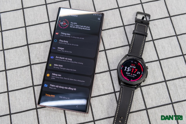 Mở hộp Galaxy Watch 3, so sánh cùng đối thủ Apple Watch - 11