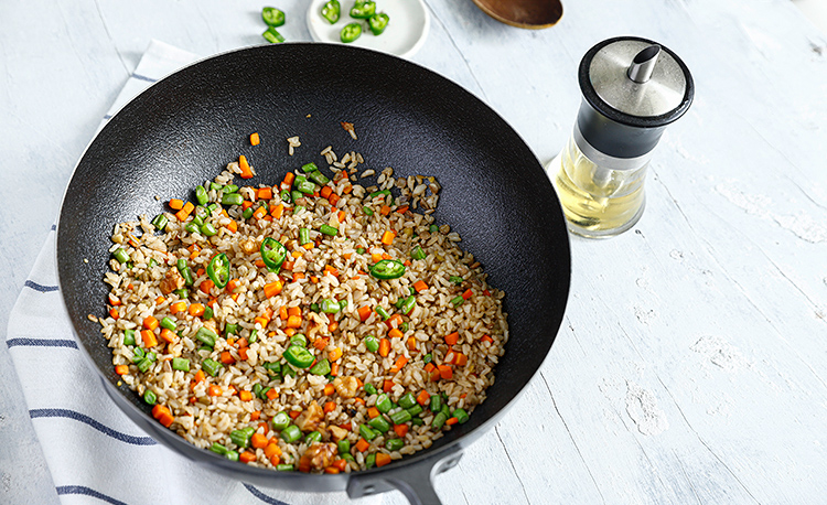 Cơm gạo lứt trộn thập cẩm: Món ăn biến tấu đủ chất, đẹp da, dễ nấu cho ngày chay - Ảnh 9.