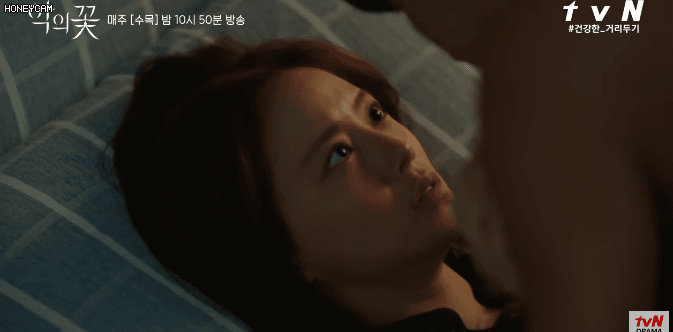 Lee Jun Ki và Moon Chae Won đóng cảnh nóng quá đạt khiến khán giả rơi vào tình huống dở khóc dở cười vì đang xem lúc có bố mẹ - Ảnh 5.
