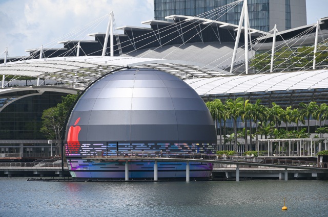 Ngắm Apple Store đầu tiên có kiến trúc nổi trên mặt nước ở Singapore - 3