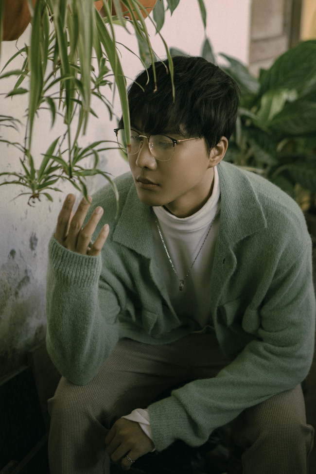 Trở lại sau The Voice 2018, học trò Tóc Tiên tung MV kết hợp cùng hit maker Vương Anh Tú - Ảnh 7.