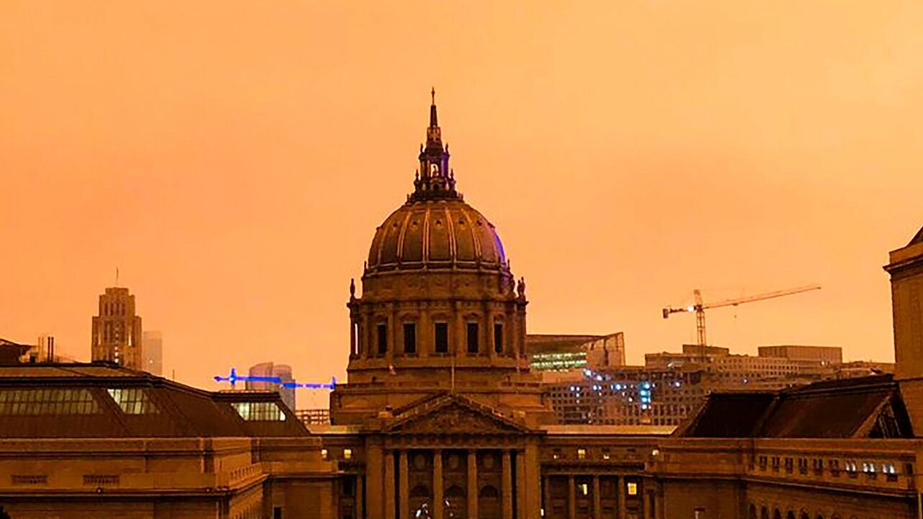 Bầu trời San Francisco biến thành màu cam như sao Hỏa - Ảnh 3.