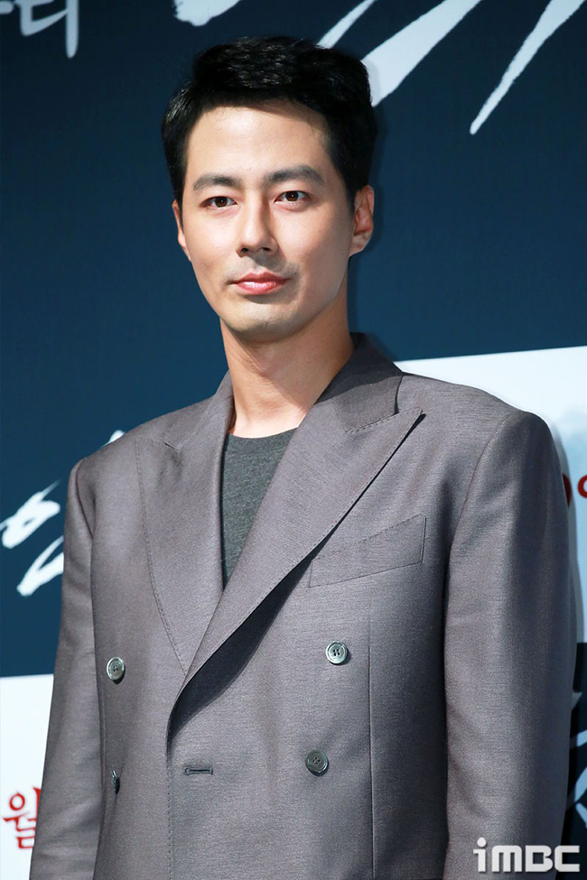 Tài tử Jo In Sung quay lại đóng phim sau 6 năm, &quot;bắt tay&quot; với mỹ nhân Han Hyo Joo và đạo diễn của &quot;Thế giới hôn nhân&quot; - Ảnh 4.