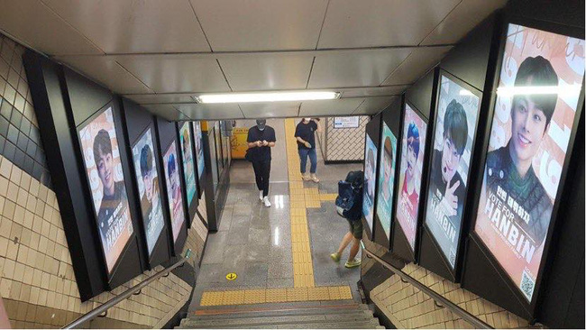 I-LAND: Thí sinh Việt Nam phủ sóng ảnh khắp ga tàu điện tại Hàn Quốc, fan quốc tế bắt tay fan Việt bình chọn để Hanbin được ra mắt - Ảnh 5.