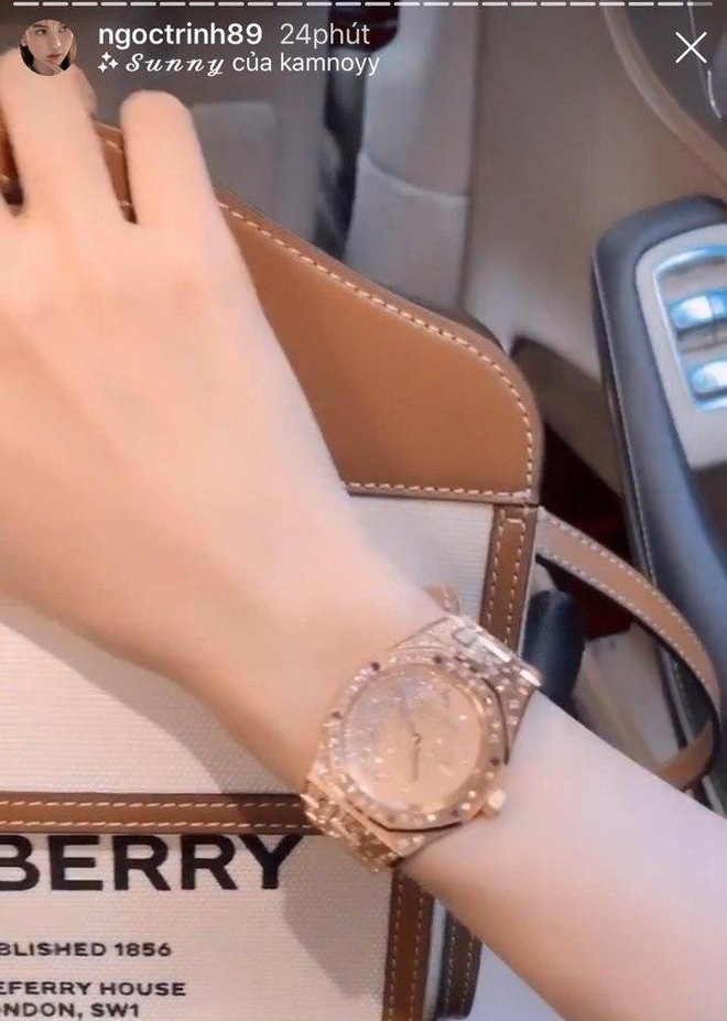 Ngọc Trinh vừa “chốt đơn” đồng hồ 1,8 tỷ nhanh gọn nhưng đây chưa phải chiếc đắt nhất trong BST đồng hồ của cô - Ảnh 3.