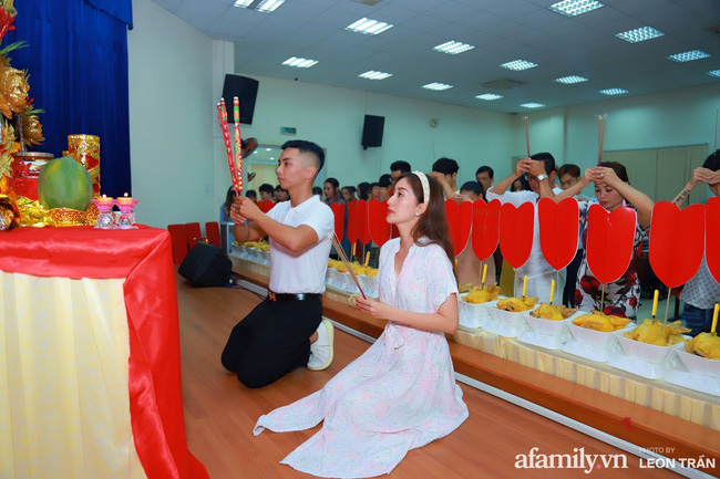 Khánh Thi - Phan Hiển tất bật tổ chức lễ cúng Tổ nghiệp ngành sân khấu - Ảnh 5.