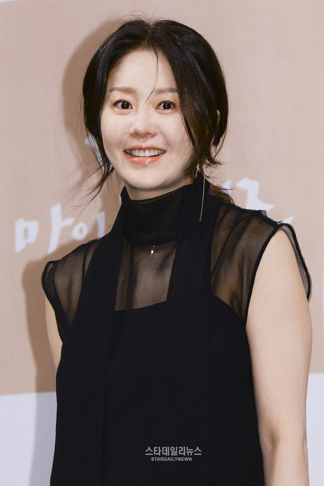 “Cô dâu bị đế chế Samsung ruồng bỏ” Go Hyun Jung lên top tìm kiếm chỉ vì nhan sắc thay đổi tới bất ngờ ở tuổi 50 - Ảnh 2.