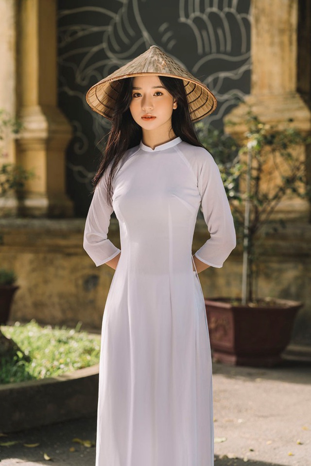 Nữ sinh xứ Thanh đẹp dịu dàng trong tà áo dài trắng - 4