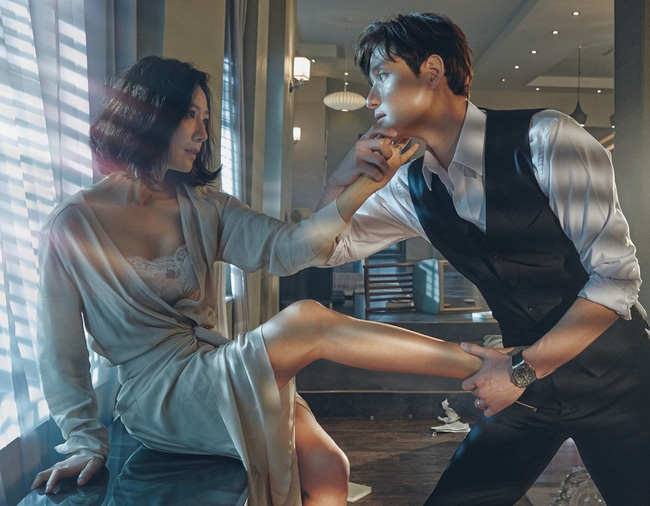 Loạt phim Hàn nhận lệnh phạt vì nhiều lý do: Ji Chang Wook khỏa thân đánh nhau, Kim Soo Hyun để gái xinh sờ soạng văng tục - Ảnh 3.