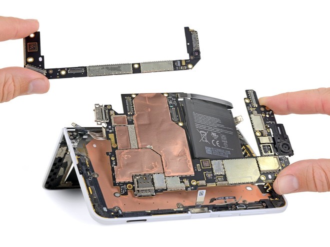 Surface Duo chỉ có hai bộ phận dễ sửa chữa: màn hình và mặt lưng - Ảnh 5.
