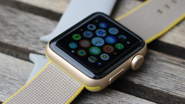 5 năm từ con số 0, Apple Watch khiến các ông lớn toát mồ hôi như thế nào? - 4