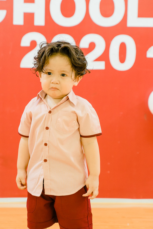 Con trai Thanh Thúy - Đức Thịnh biểu cảm cực đáng yêu trong ngày đầu đi học, trai đẹp tương lai đây rồi - Ảnh 5.