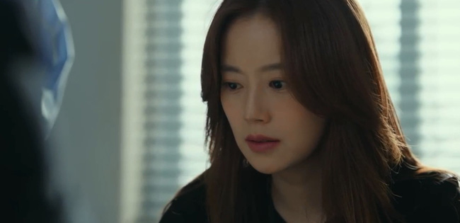 &quot;Hoa của quỷ&quot;: Moon Chae Won ôm Lee Jun Ki bật khóc nức nở vì tưởng đã mất mạng, tiếp tục tha thứ để chồng thực hiện tội ác sau lưng - Ảnh 10.