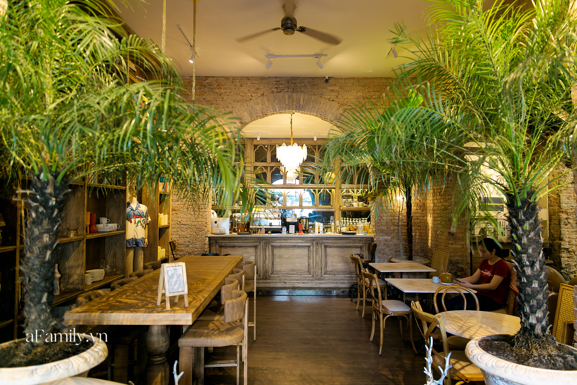 Mới khai trương 1 tuần, quán cà phê đang được cho là đẹp nhất tại Sài Gòn đã bị tố không cho khách chụp ảnh cuối cùng độc - lạ cỡ nào mà hot đến thế? - Ảnh 9.