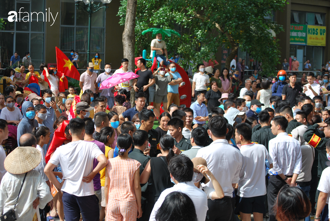 Hà Nội: Hàng nghìn hộ dân chung cư cao cấp phản đối chủ đầu tư lấy sân chơi của trẻ làm chỗ đỗ xe - Ảnh 4.