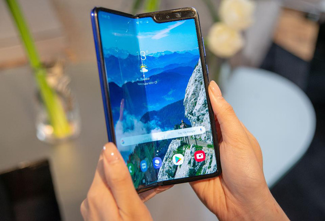 Galaxy Z Fold 2 giá 50 triệu vẫn bán hết 1000 máy ở Việt Nam, Samsung đã tìm ra cách khắc chế Apple? - Ảnh 2.