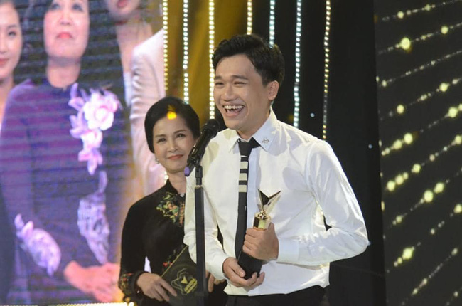 Bất ngờ chưa: Thanh Sơn, Nhan Phúc Vinh đều chịu thua nhân vật vừa đoạt Nam chính ấn tượng nhất VTV Awards - Ảnh 2.