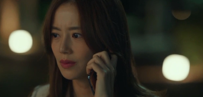 &quot;Hoa của quỷ&quot;: Moon Chae Won ôm Lee Jun Ki bật khóc nức nở vì tưởng đã mất mạng, tiếp tục tha thứ để chồng thực hiện tội ác sau lưng - Ảnh 4.
