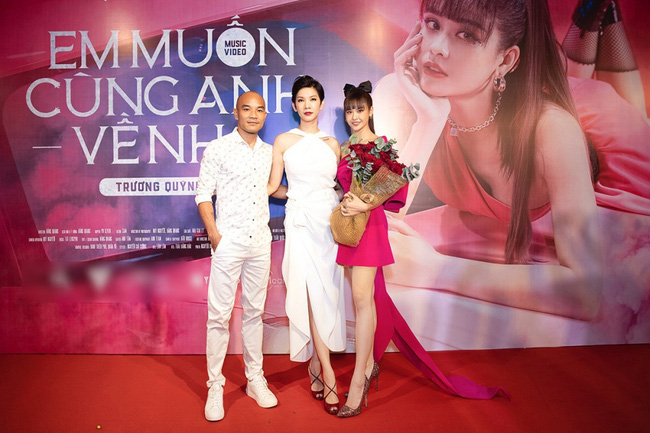 Con trai cưng Sushi diện vest bảnh bao, ôm hoa đến mừng mẹ Trương Quỳnh Anh ra mắt MV - Ảnh 20.