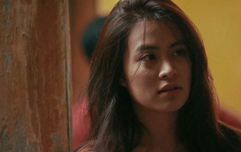Hoàng Thùy Linh chửi thề, đóng vai gái mát-xa trong phim mới - Ảnh 2.